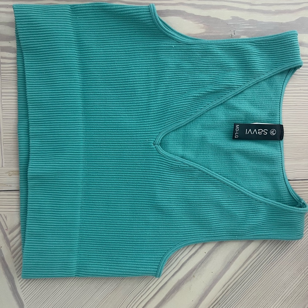 Sports Bra/Crop Top - Picture 6 of 6